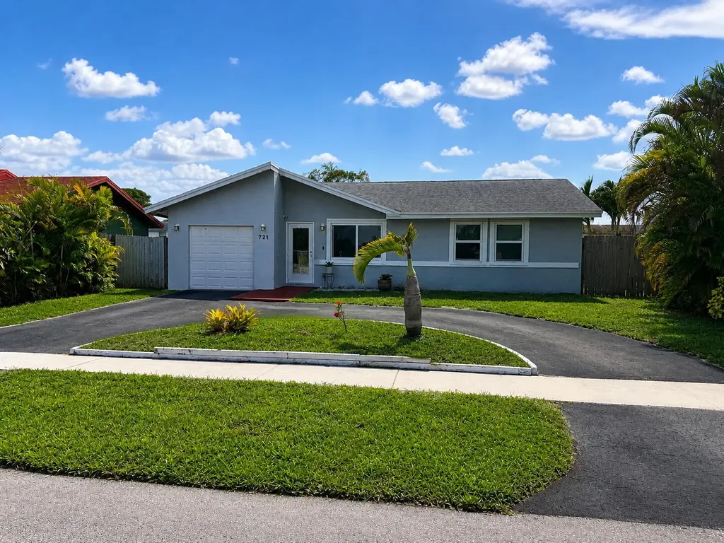 721 SW 79th Avenue North Lauderdale FL 33068