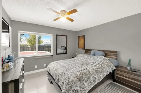 721 SW 79th Avenue North Lauderdale FL 33068