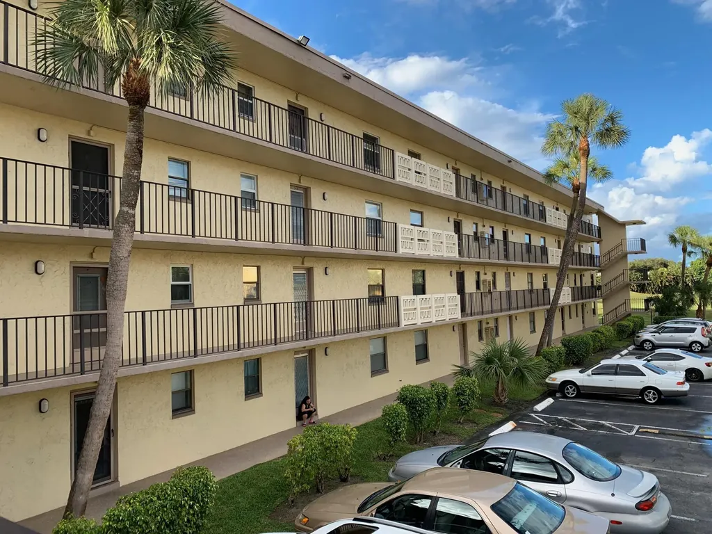 9355 SW 8th Street Boca Raton FL 33428