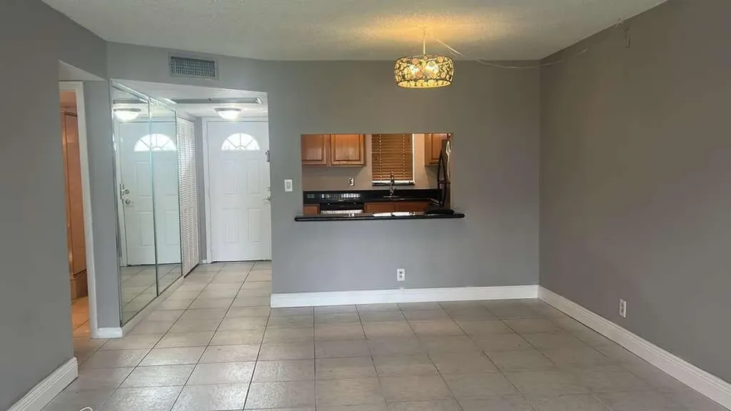 9355 SW 8th Street Boca Raton FL 33428
