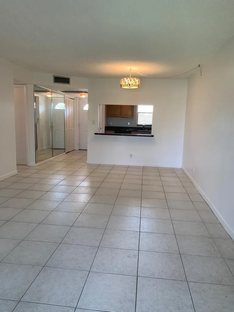 9355 SW 8th Street Boca Raton FL 33428
