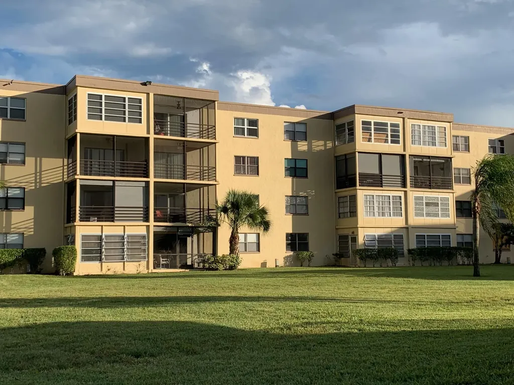 9355 SW 8th Street Boca Raton FL 33428