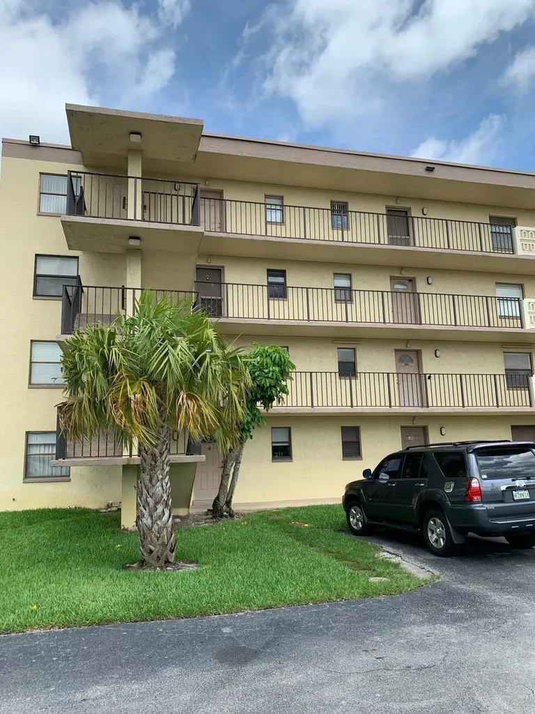 9355 SW 8th Street Boca Raton FL 33428