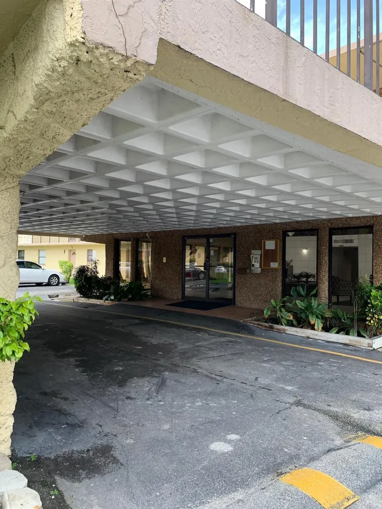 9355 SW 8th Street Boca Raton FL 33428