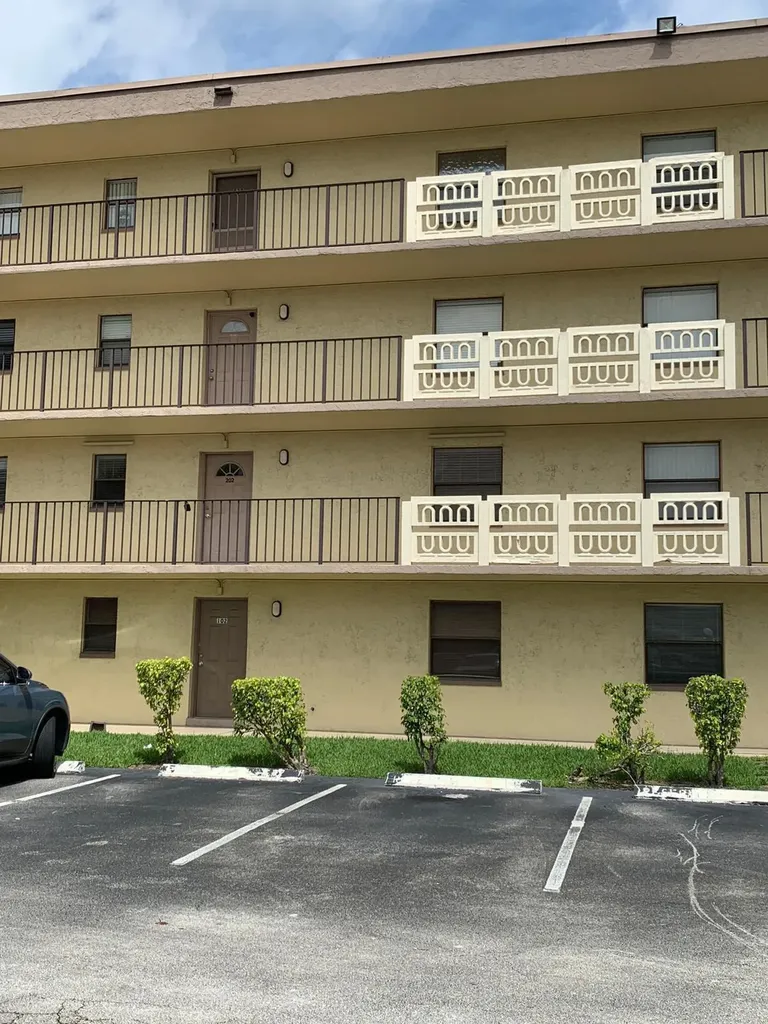 9355 SW 8th Street Boca Raton FL 33428