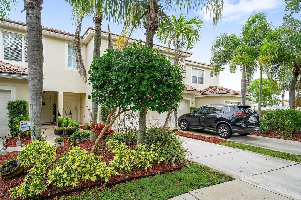 9663 Lago Drive Boynton Beach FL 33472
