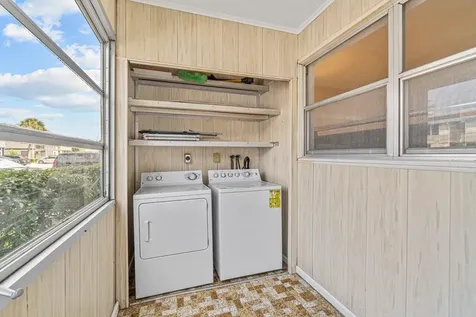 260 Brittany F Delray Beach FL 33446