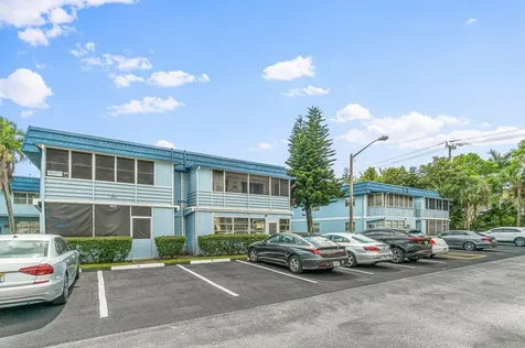 260 Brittany F Delray Beach FL 33446