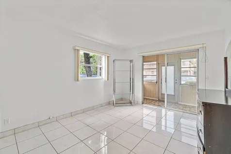 260 Brittany F Delray Beach FL 33446