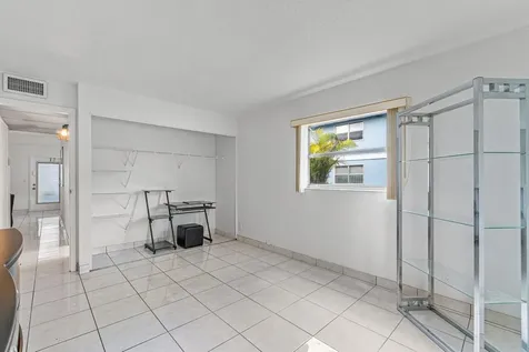 260 Brittany F Delray Beach FL 33446