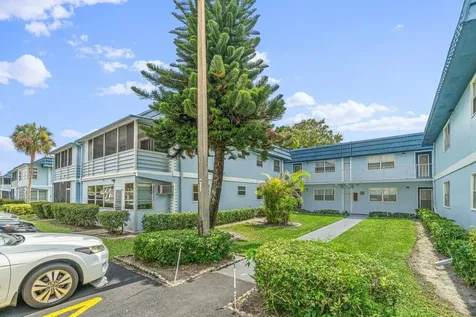 260 Brittany F Delray Beach FL 33446