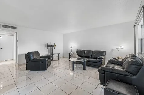 260 Brittany F Delray Beach FL 33446