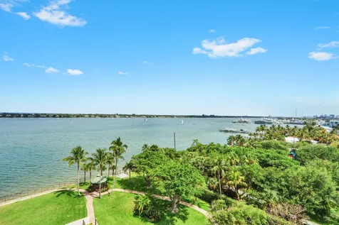 5200 N Flagler Drive N West Palm Beach FL 33407