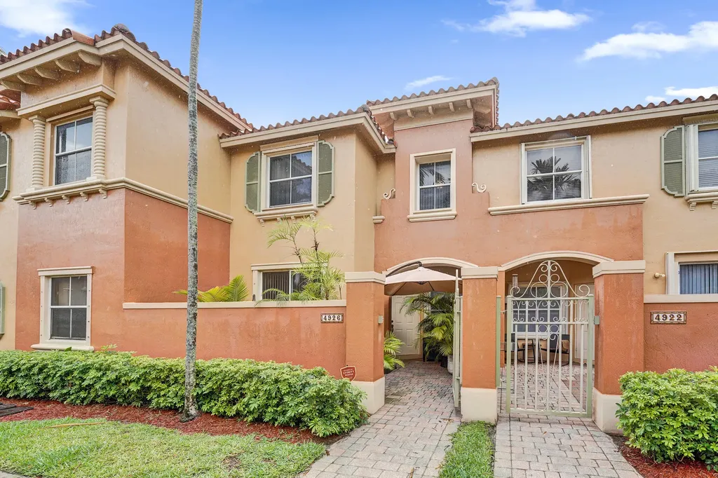 4926 Spinnaker Drive Fort Lauderdale FL 33312