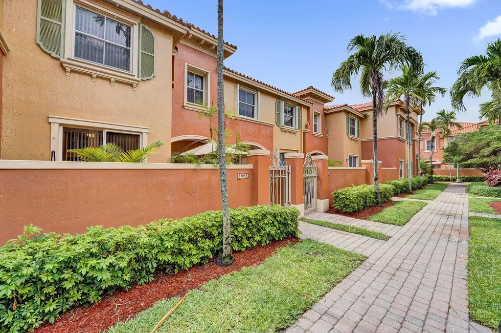 4926 Spinnaker Drive Fort Lauderdale FL 33312