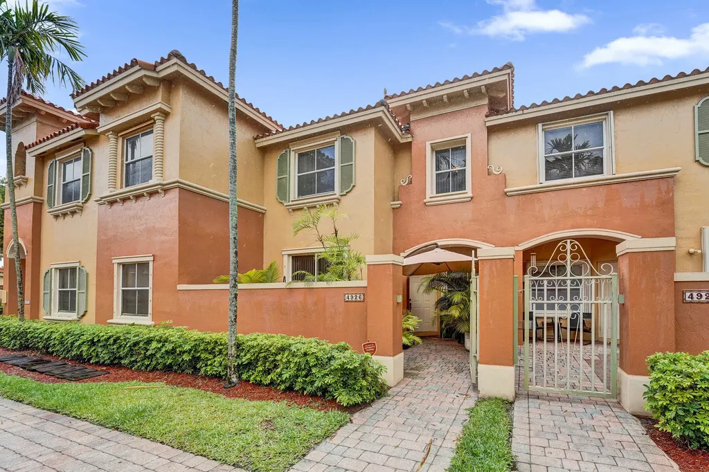 4926 Spinnaker Drive Fort Lauderdale FL 33312