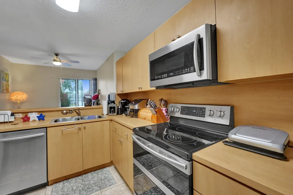 4926 Spinnaker Drive Fort Lauderdale FL 33312