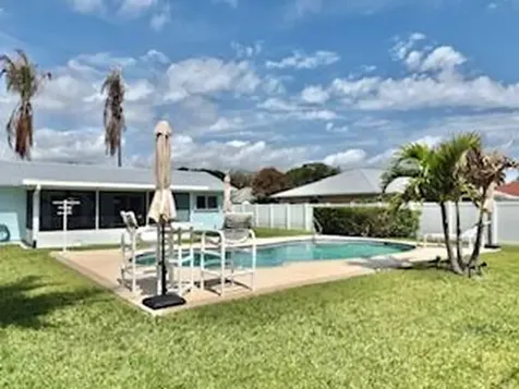 1751 SE Mansfield Street Port St Lucie FL 34952