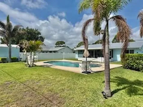 1751 SE Mansfield Street Port St Lucie FL 34952