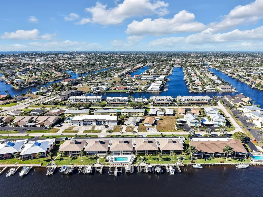 4021 SE 19th Avenue Cape Coral FL 33904