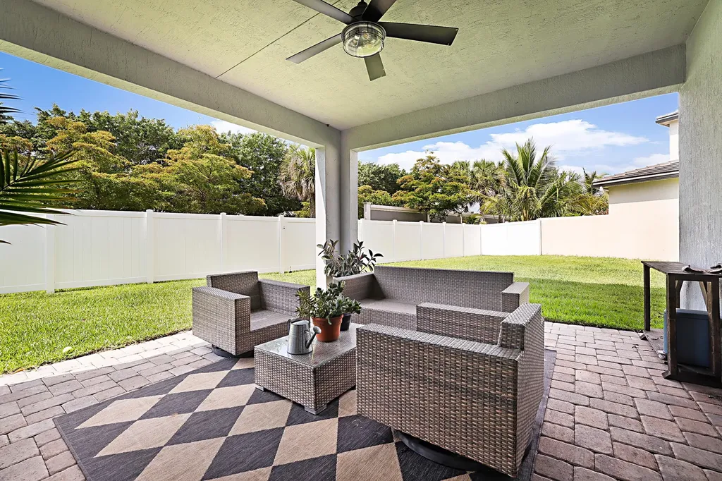 6151 Yerba Buena Court Lake Worth FL 33467