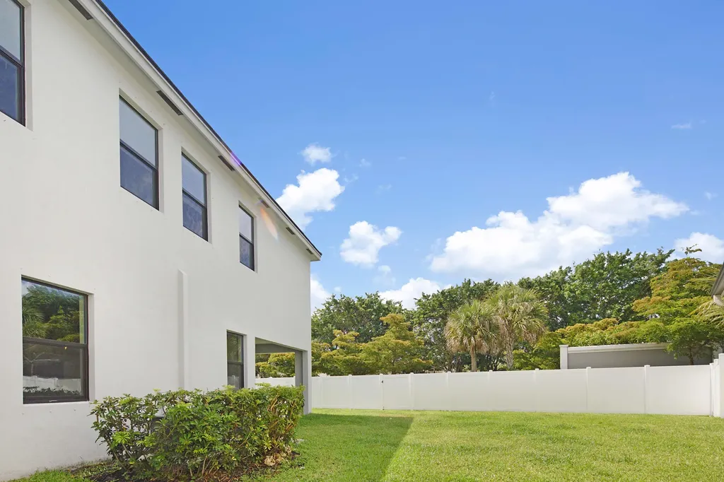 6151 Yerba Buena Court Lake Worth FL 33467