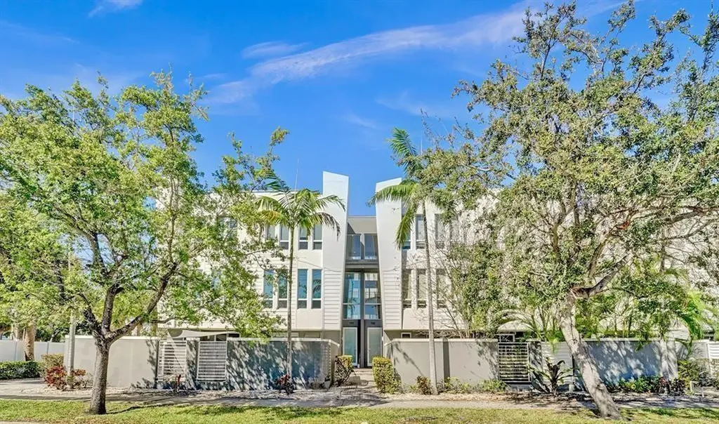 703 SE 16th Court Fort Lauderdale FL 33316