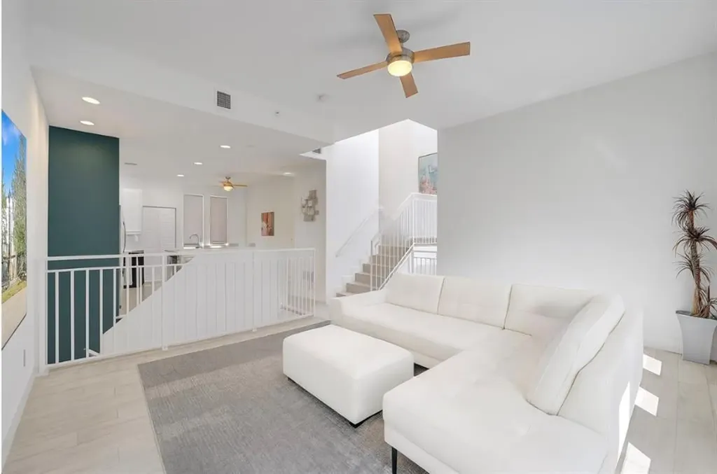703 SE 16th Court Fort Lauderdale FL 33316