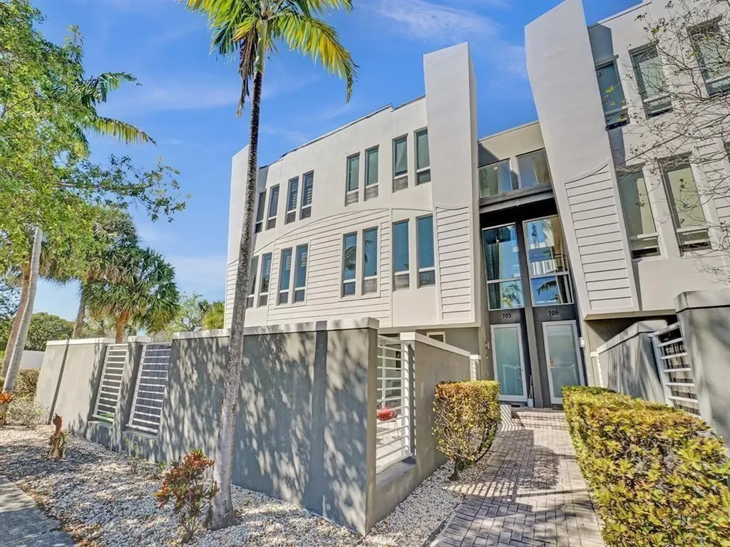 703 SE 16th Court Fort Lauderdale FL 33316