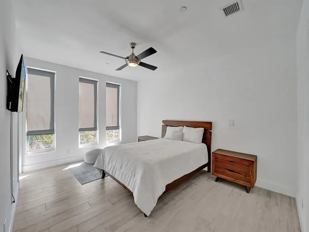 703 SE 16th Court Fort Lauderdale FL 33316