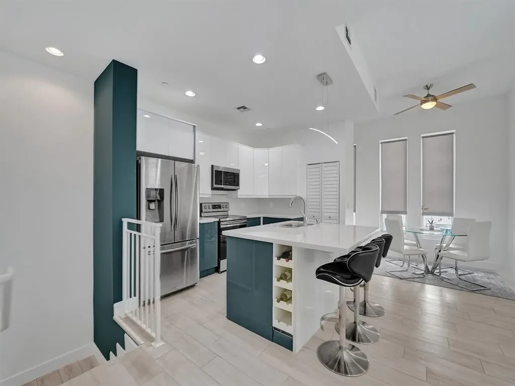 703 SE 16th Court Fort Lauderdale FL 33316