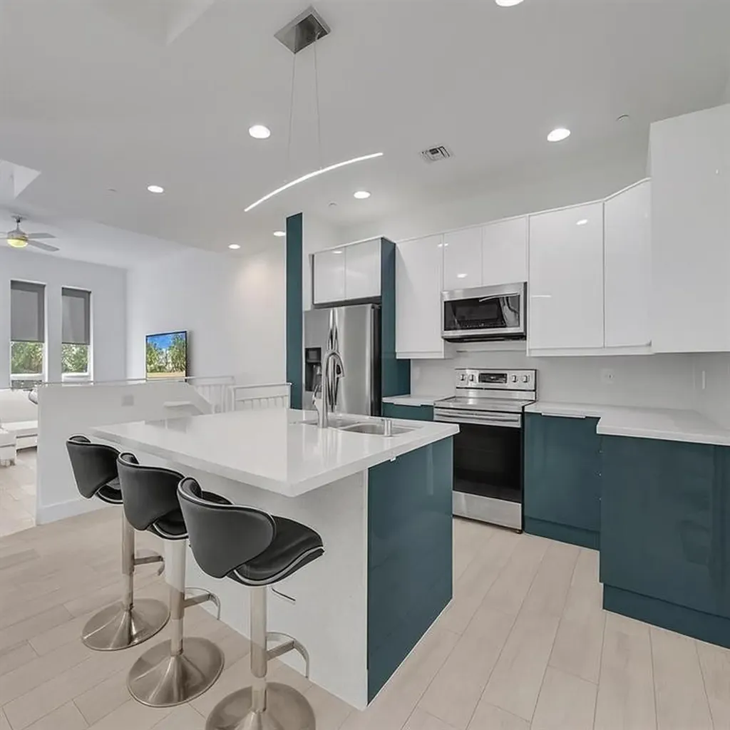 703 SE 16th Court Fort Lauderdale FL 33316