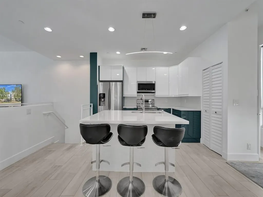 703 SE 16th Court Fort Lauderdale FL 33316