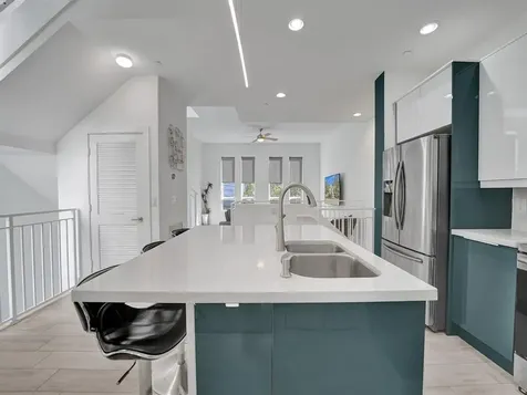 703 SE 16th Court Fort Lauderdale FL 33316