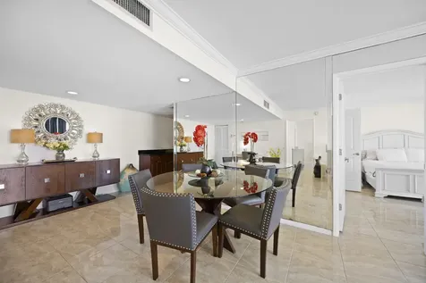 2425 Presidential Way West Palm Beach FL 33401