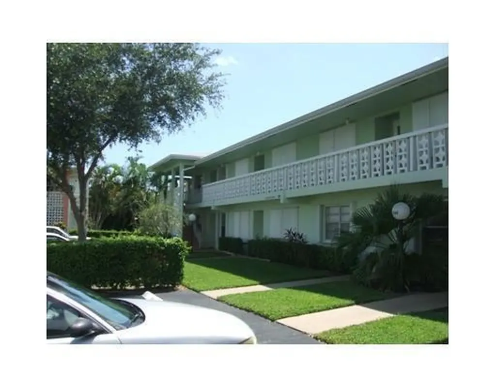 1561 NW 20th Avenue Delray Beach FL 33445