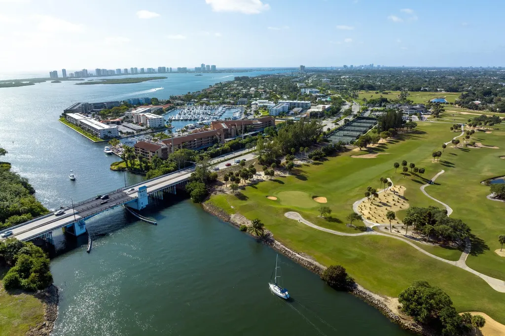 110 Shore Court North Palm Beach FL 33408