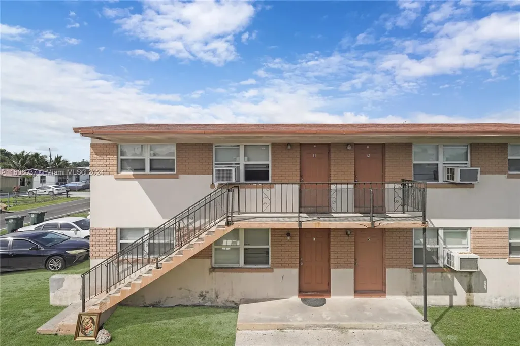 628 SW 4th Street Belle Glade FL 33430