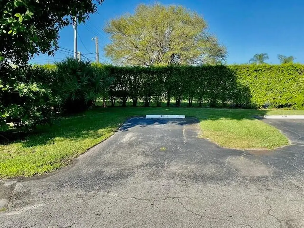 2755 W Atlantic Avenue Delray Beach FL 33445