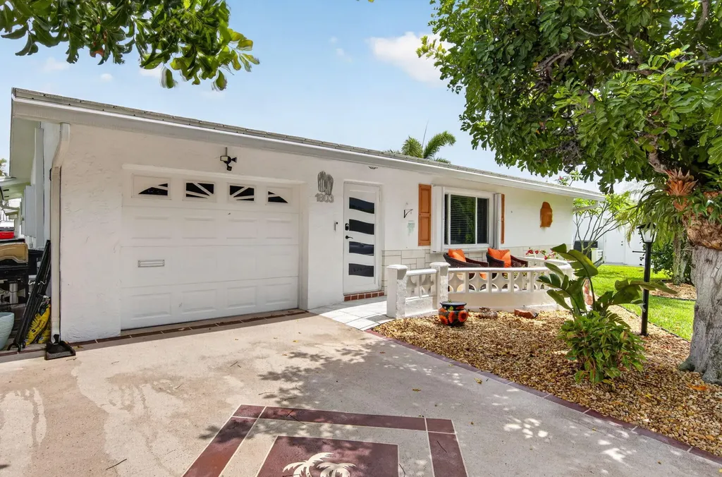 1803 SW 22nd Way Boynton Beach FL 33426