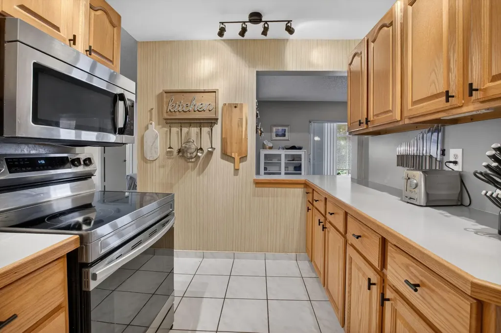 1803 SW 22nd Way Boynton Beach FL 33426