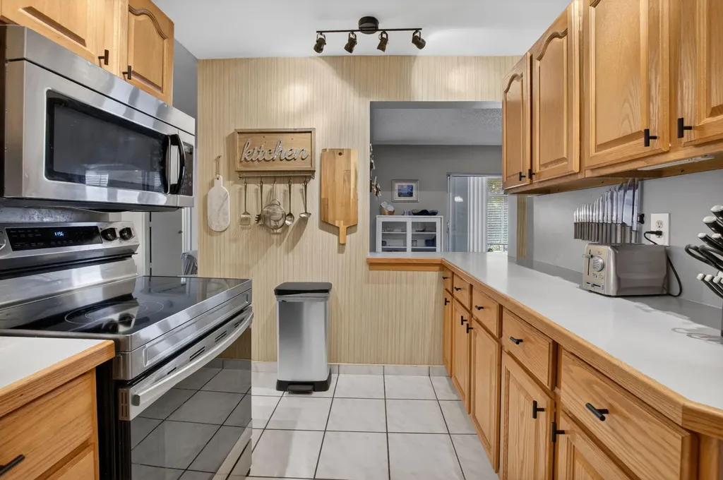 1803 SW 22nd Way Boynton Beach FL 33426