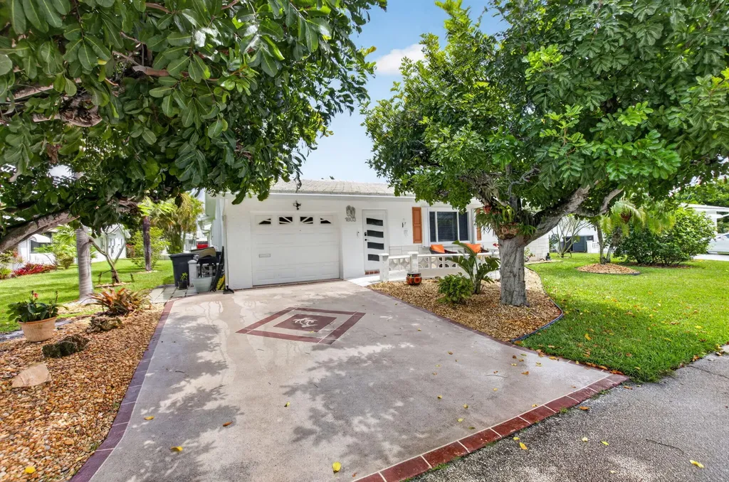 1803 SW 22nd Way Boynton Beach FL 33426