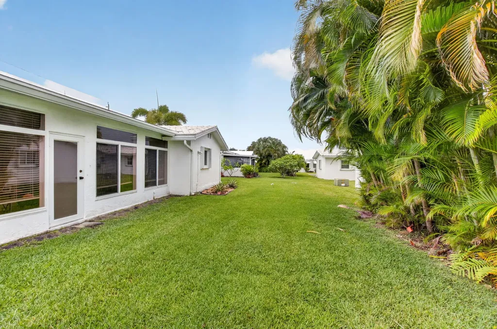 1803 SW 22nd Way Boynton Beach FL 33426