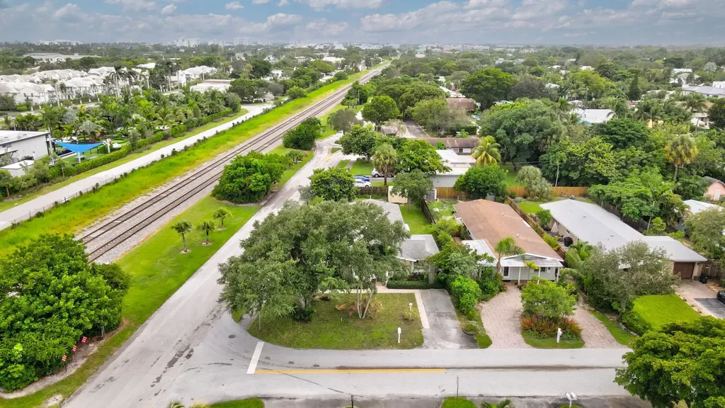 272 NE 13th Street Delray Beach FL 33444