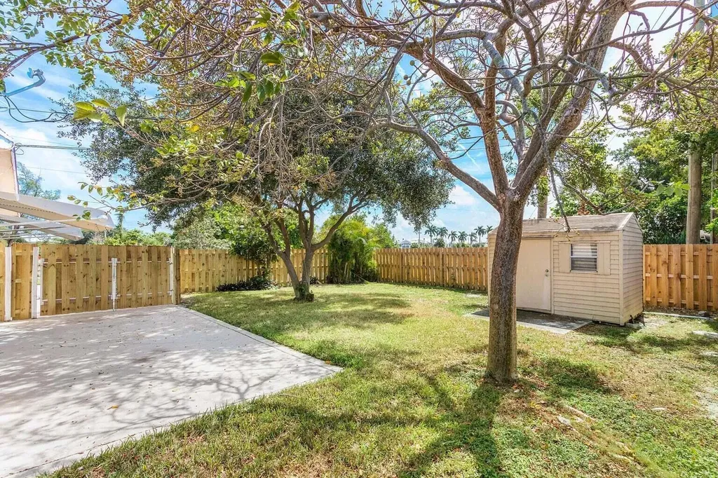 272 NE 13th Street Delray Beach FL 33444
