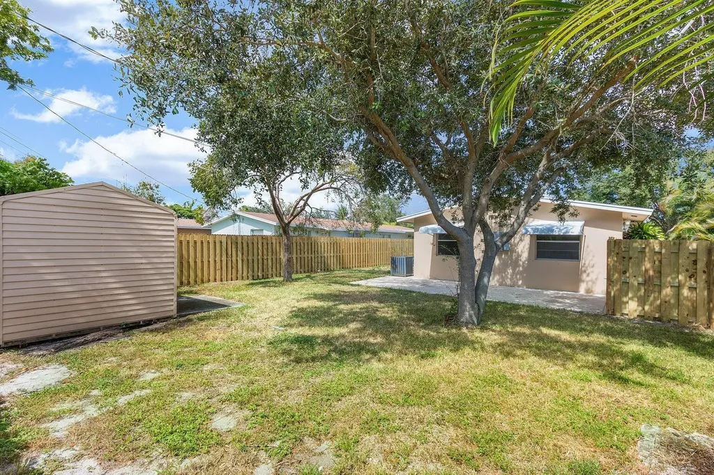 272 NE 13th Street Delray Beach FL 33444