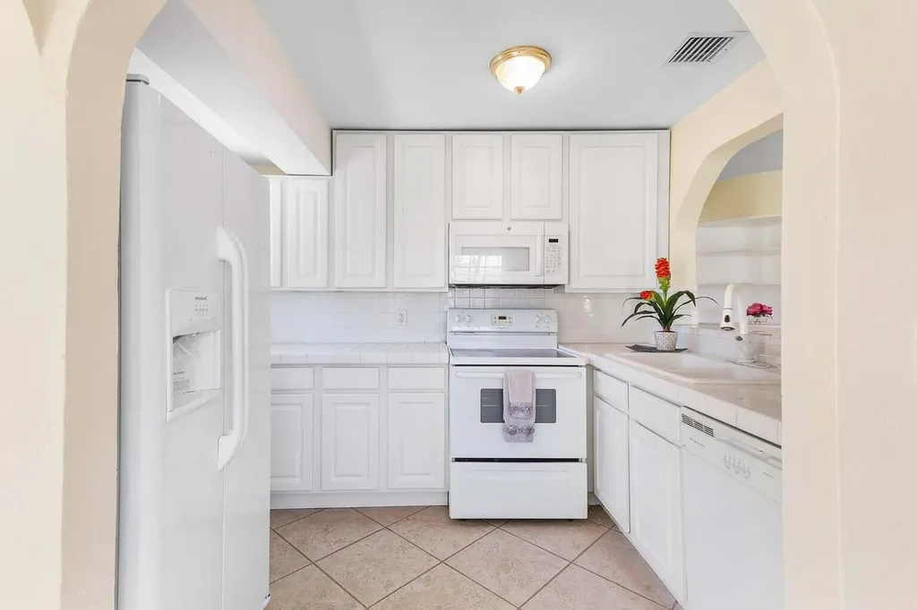272 NE 13th Street Delray Beach FL 33444