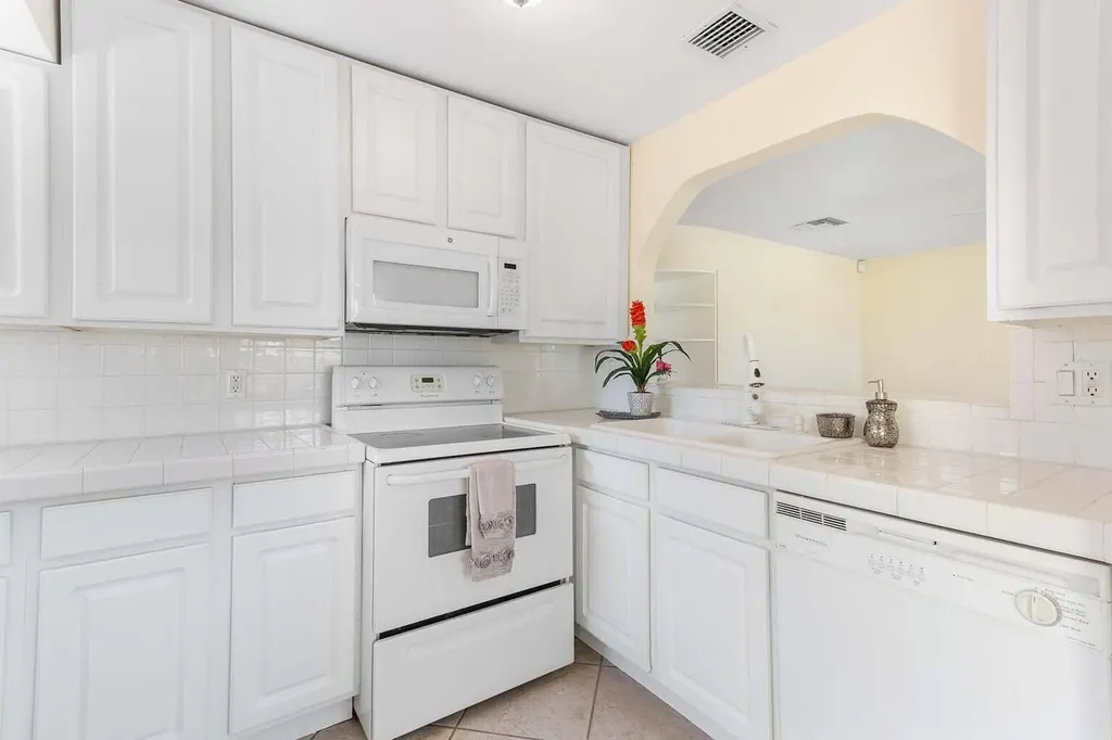 272 NE 13th Street Delray Beach FL 33444
