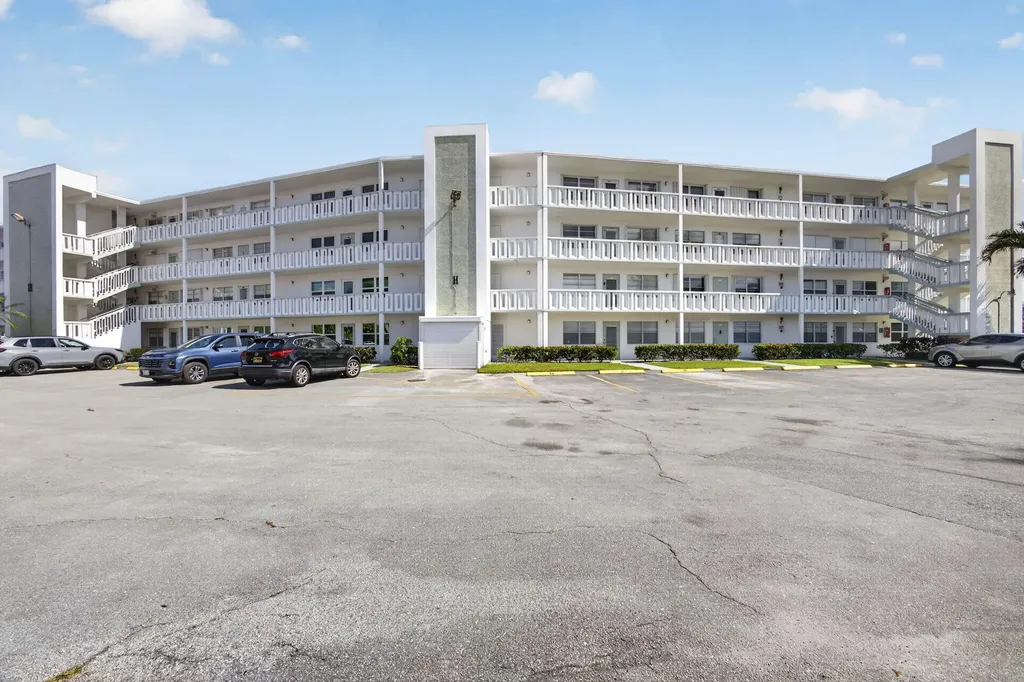 348 Wellington H West Palm Beach FL 33417
